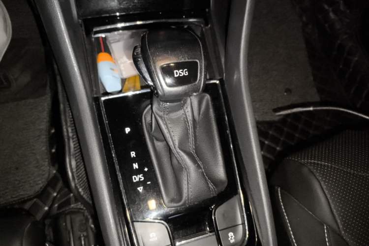 Used Skoda Kodiaq 2018 Facelifted TSI330 5-Seater Two-Wheel-Drive Luxury Enjoyment Edition Gear Lever