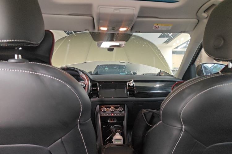 Used Skoda Kodiaq 2018 Facelifted TSI330 5-Seater Two-Wheel-Drive Luxury Enjoyment Edition Headliner
