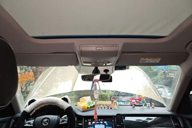 Used Skoda Kodiaq 2018 TSI330 5-Seater Two-Wheel-Drive Luxury Enjoyment Edition Headliner