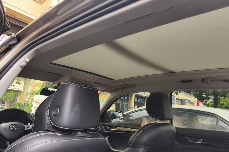 Used Skoda Kodiaq 2018 Facelifted TSI330 5-Seater Two-Wheel-Drive Luxury Enjoyment Edition Headliner