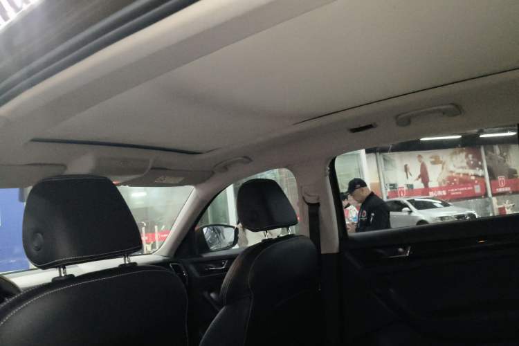 Used Skoda Kodiaq 2018 Restyled TSI330 7-Seater Two-Wheel Drive Luxury Enjoyment Edition Headliner
