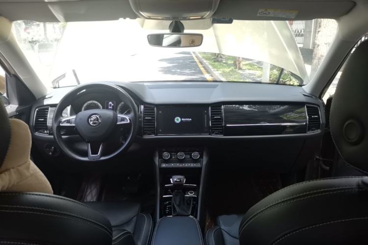 Used Skoda Kodiaq 2018 Facelifted TSI330 5-Seater Two-Wheel-Drive Luxury Enjoyment Edition Interior 2
