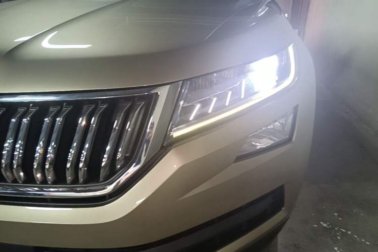 Used Skoda Kodiaq 2018 Restyled TSI330 7-Seater Two-Wheel Drive Luxury Enjoyment Edition Left Front Headlight