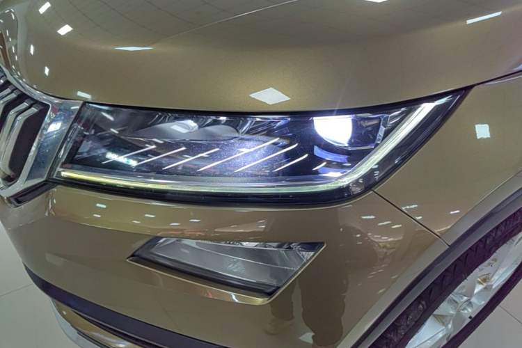 Used Skoda Kodiaq 2018 TSI330 5-Seater Two-Wheel-Drive Luxury Enjoyment Edition Left Front Headlight
