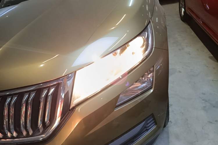Used Skoda Kodiaq 2018 TSI330 5-Seater Two-Wheel Drive Comfort Edition Left Front Headlight