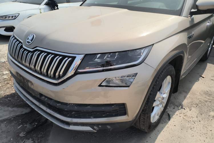 Used Skoda Kodiaq 2018 Facelifted TSI330 5-Seater Two-Wheel-Drive Luxury Enjoyment Edition Left Front Headlight