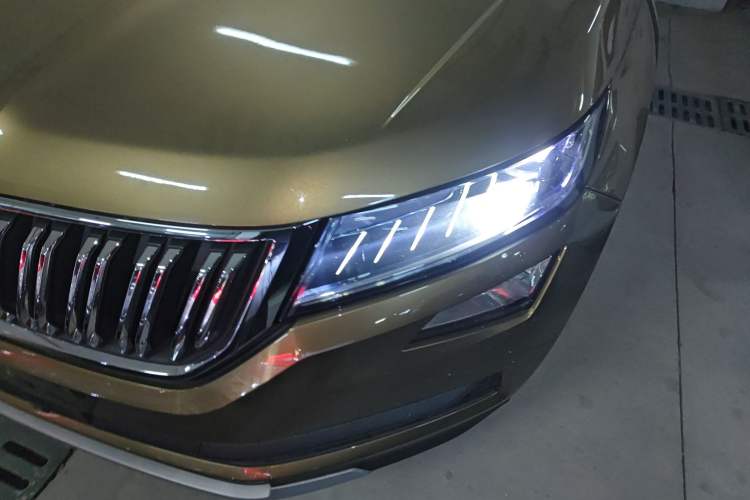 Used Skoda Kodiaq 2018 TSI330 7-Seater Two-Wheel-Drive Luxury Enjoyment Edition Left Front Headlight