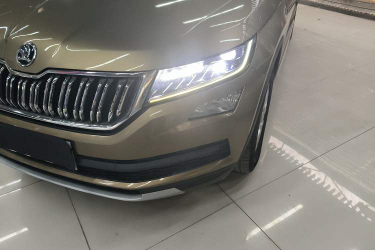 Used Skoda Kodiaq 2018 Restyled TSI330 7-Seater Two-Wheel Drive Luxury Enjoyment Edition Left Front Headlight