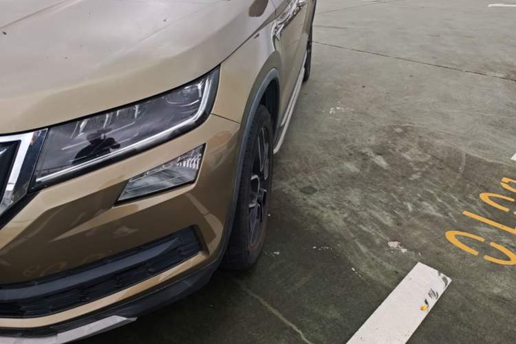 Used Skoda Kodiaq 2018 TSI330 7-Seater Two-Wheel-Drive Luxury Enjoyment Edition Left Front Headlight