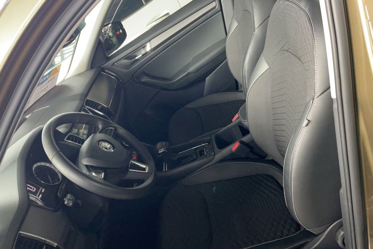 Used Skoda Kodiaq 2018 Facelifted TSI330 5-Seater Two-Wheel-Drive Comfort Edition Left Front Seat