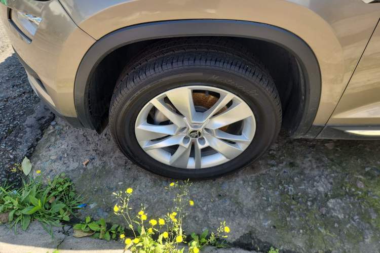 Used Skoda Kodiaq 2018 Facelifted TSI330 5-Seater Two-Wheel-Drive Luxury Enjoyment Edition Left Front Wheel Hub