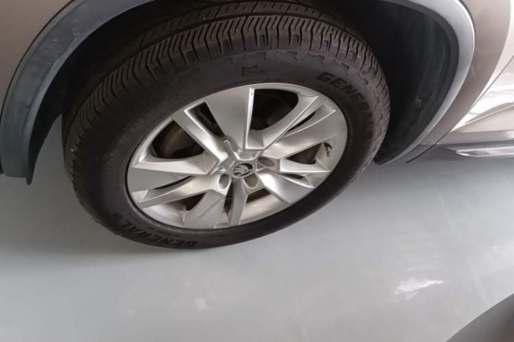 Used Skoda Kodiaq 2018 Facelifted TSI330 5-Seater Two-Wheel-Drive Luxury Enjoyment Edition Left Front Wheel Hub