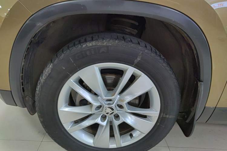 Used Skoda Kodiaq 2018 TSI330 5-Seater Two-Wheel-Drive Luxury Enjoyment Edition Left Front Wheel Hub
