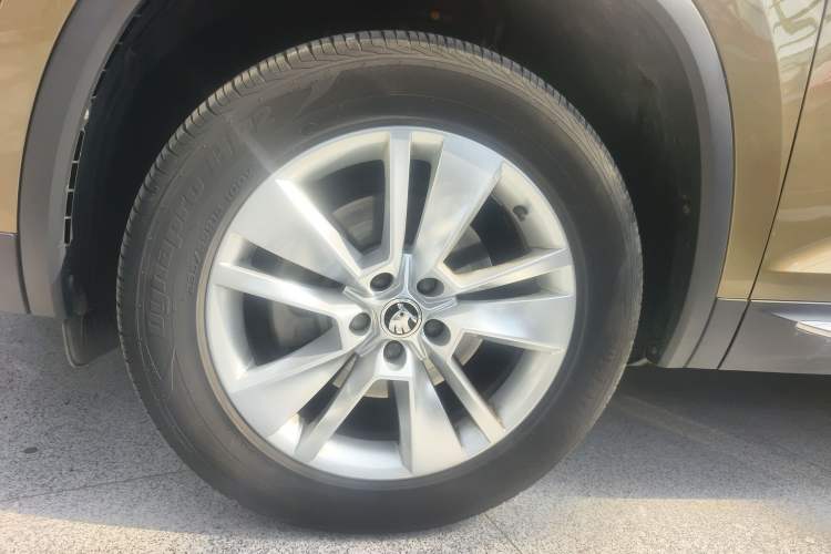 Used Skoda Kodiaq 2018 Facelifted TSI330 5-Seater Two-Wheel-Drive Comfort Edition Left Front Wheel Hub