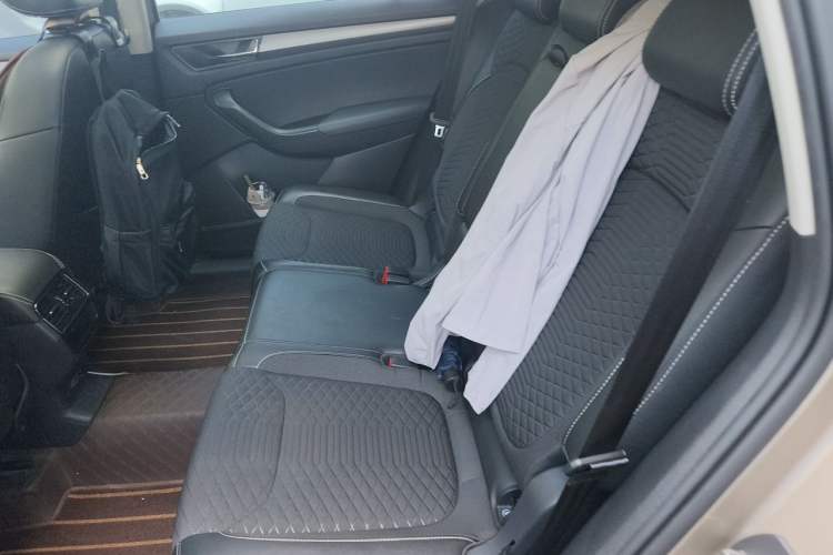 Used Skoda Kodiaq 2018 Facelifted TSI330 5-Seater Two-Wheel-Drive Comfort Edition Left Rear Seat