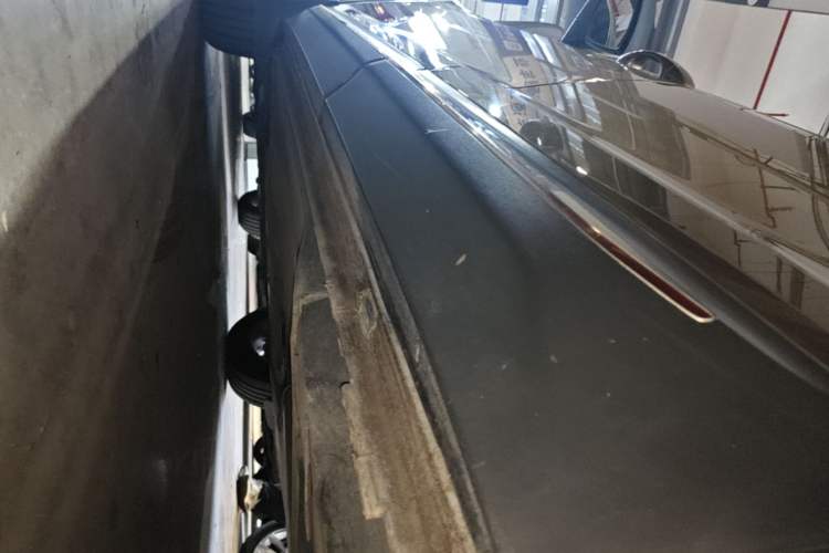 Used Skoda Kodiaq 2018 TSI330 5-Seater Two-Wheel Drive Comfort Edition Left Side Sill