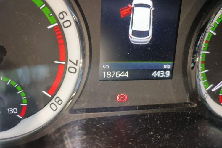 Used Skoda Kodiaq 2018 TSI380 7-Seater Four-Wheel-Drive Flagship Edition Odometer Close Up