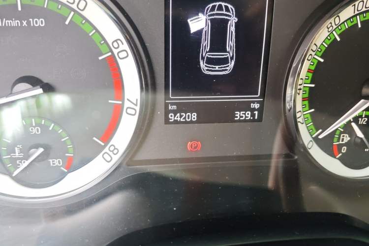 Used Skoda Kodiaq 2018 Facelifted TSI330 5-Seater Two-Wheel-Drive Luxury Enjoyment Edition Odometer Close Up