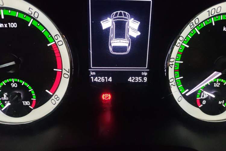 Used Skoda Kodiaq 2018 TSI330 7-Seater Two-Wheel-Drive Luxury Enjoyment Edition Odometer Close Up