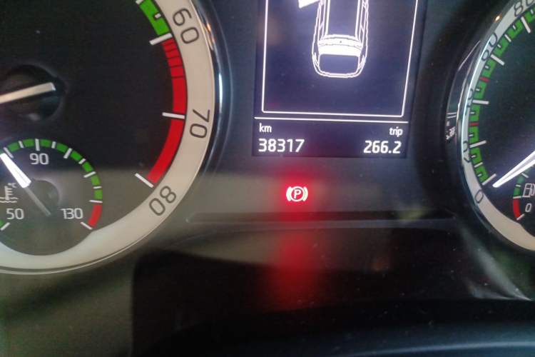 Used Skoda Kodiaq 2018 TSI330 7-Seater Two-Wheel-Drive Luxury Enjoyment Edition Odometer Close Up