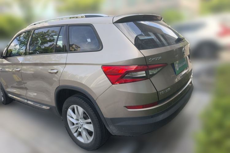 Used Skoda Kodiaq 2018 Facelifted TSI330 5-Seater Two-Wheel-Drive Comfort Edition Rear Left 45 Deg