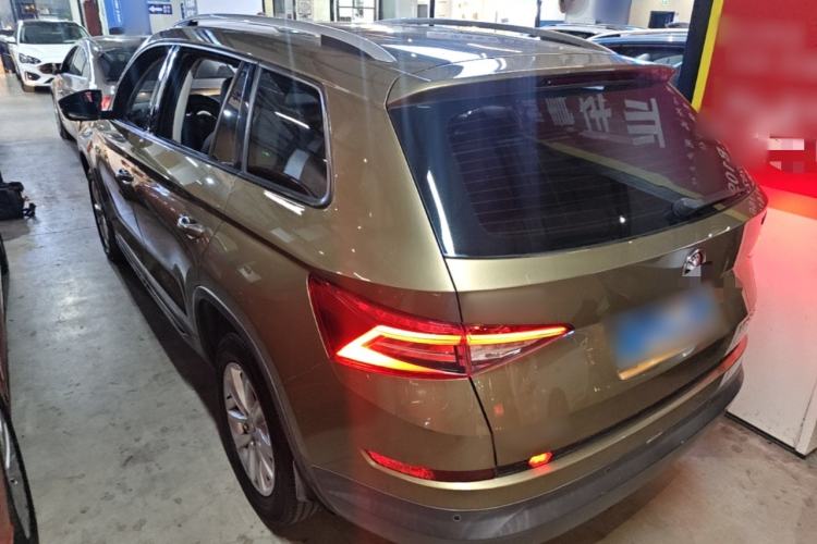 Used Skoda Kodiaq 2018 TSI330 5-Seater Two-Wheel Drive Comfort Edition Rear Left 45 Deg