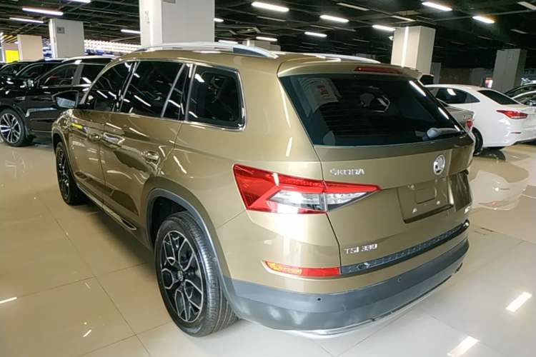 Used Skoda Kodiaq 2018 TSI330 7-Seater Two-Wheel-Drive Luxury Enjoyment Edition Rear Left 45 Deg