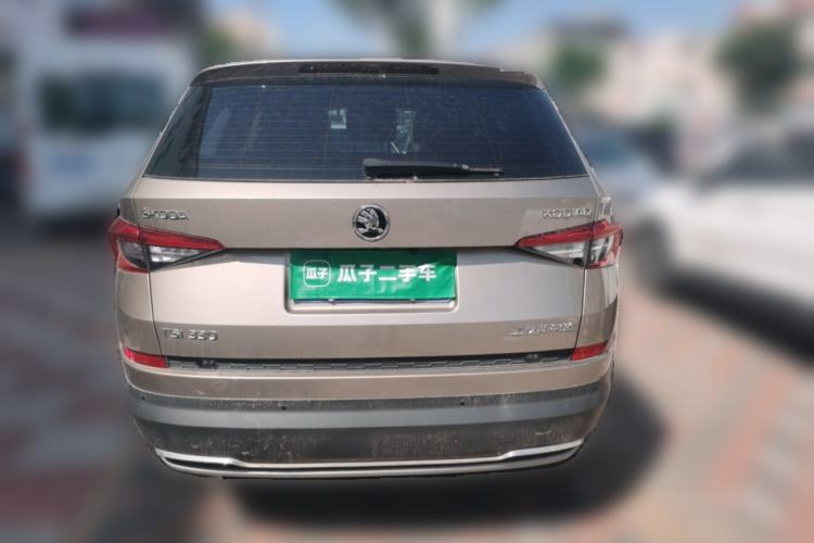 Used Skoda Kodiaq 2018 Facelifted TSI330 5-Seater Two-Wheel-Drive Luxury Enjoyment Edition Rear