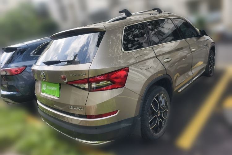 Used Skoda Kodiaq 2018 TSI330 7-Seater Two-Wheel-Drive Luxury Enjoyment Edition Rear Right 45 Deg