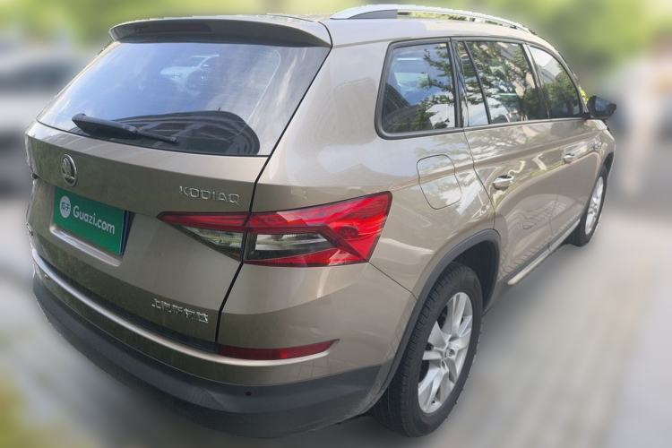 Used Skoda Kodiaq 2018 Facelifted TSI330 5-Seater Two-Wheel-Drive Comfort Edition Rear Right 45 Deg