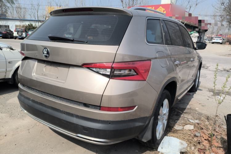 Used Skoda Kodiaq 2018 Facelifted TSI330 5-Seater Two-Wheel-Drive Luxury Enjoyment Edition Rear Right 45 Deg