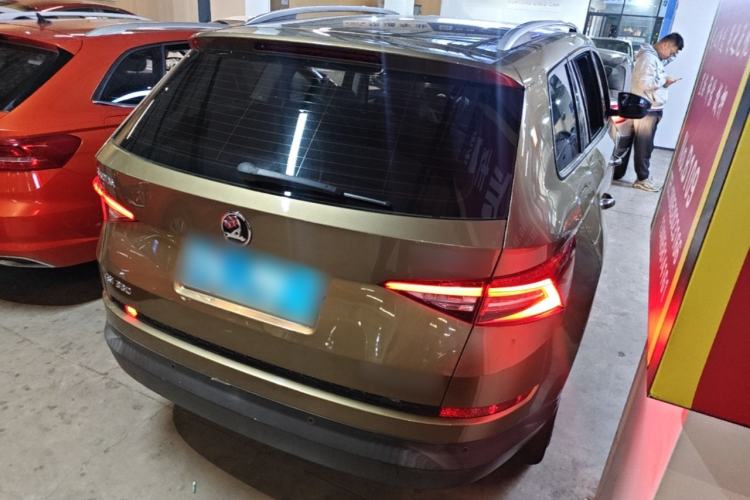 Used Skoda Kodiaq 2018 TSI330 5-Seater Two-Wheel Drive Comfort Edition Rear Right 45 Deg