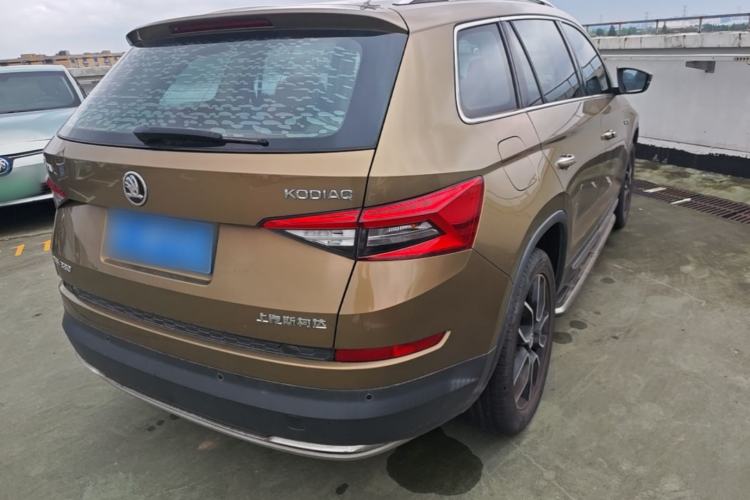 Used Skoda Kodiaq 2018 TSI330 7-Seater Two-Wheel-Drive Luxury Enjoyment Edition Rear Right 45 Deg