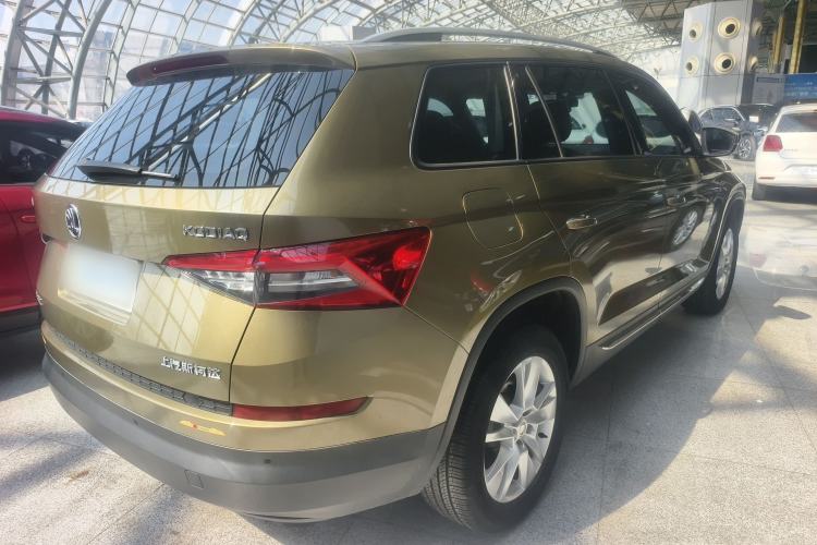 Used Skoda Kodiaq 2018 Facelifted TSI330 5-Seater Two-Wheel-Drive Comfort Edition Rear Right 45 Deg