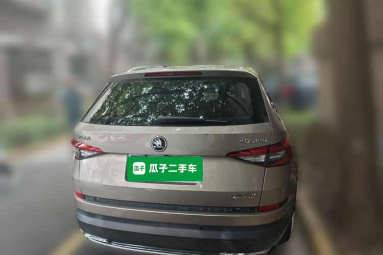 Used Skoda Kodiaq 2018 Facelifted TSI330 5-Seater Two-Wheel-Drive Luxury Enjoyment Edition Rear
