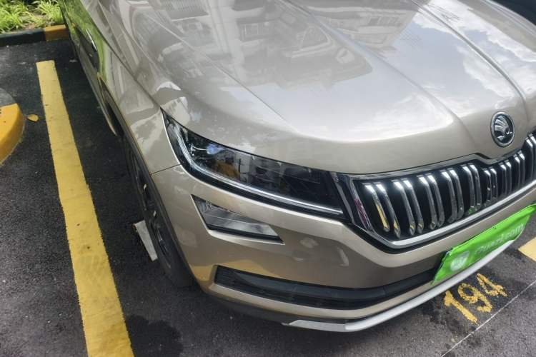 Used Skoda Kodiaq 2018 TSI330 7-Seater Two-Wheel-Drive Luxury Enjoyment Edition Right Front Headlight
