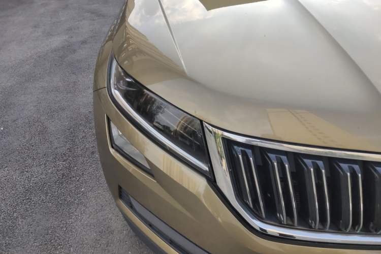 Used Skoda Kodiaq 2018 TSI380 7-Seater Four-Wheel-Drive Flagship Edition Right Front Headlight