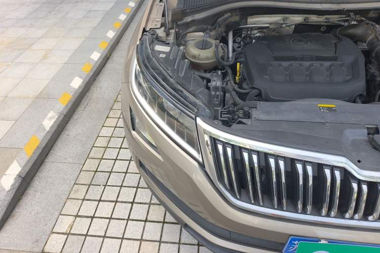 Used Skoda Kodiaq 2018 Facelifted TSI330 5-Seater Two-Wheel-Drive Comfort Edition Right Front Headlight