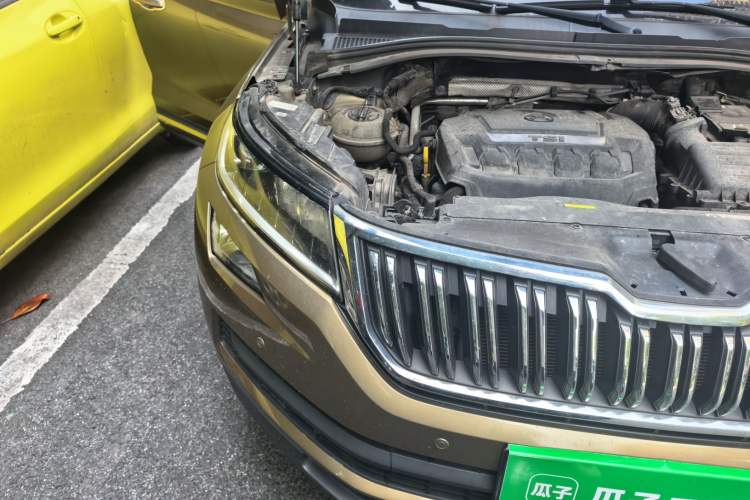 Used Skoda Kodiaq 2018 Facelifted TSI330 5-Seater Two-Wheel-Drive Comfort Edition Right Front Headlight