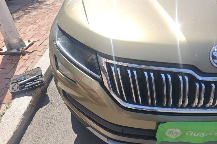 Used Skoda Kodiaq 2018 TSI330 5-Seater Two-Wheel-Drive Luxury Enjoyment Edition Right Front Headlight