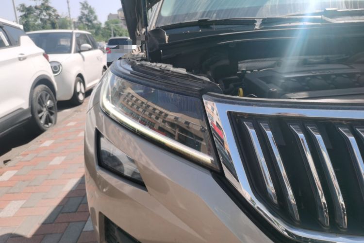 Used Skoda Kodiaq 2018 Facelifted TSI330 5-Seater Two-Wheel-Drive Luxury Enjoyment Edition Right Front Headlight
