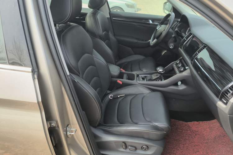 Used Skoda Kodiaq 2018 Facelifted TSI330 5-Seater Two-Wheel-Drive Luxury Enjoyment Edition Right Front Seat