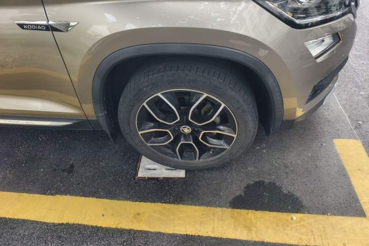 Used Skoda Kodiaq 2018 TSI330 7-Seater Two-Wheel-Drive Luxury Enjoyment Edition Right Front Wheel Hub