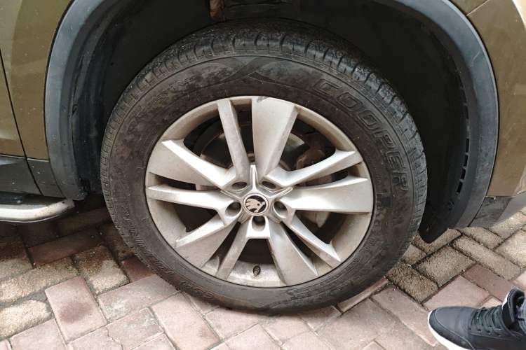Used Skoda Kodiaq 2018 TSI330 5-Seater Two-Wheel-Drive Luxury Enjoyment Edition Right Front Wheel Hub
