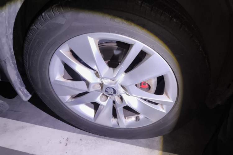 Used Skoda Kodiaq 2018 Facelifted TSI330 5-Seater Two-Wheel-Drive Luxury Enjoyment Edition Right Front Wheel Hub