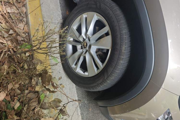 Used Skoda Kodiaq 2018 Facelifted TSI330 5-Seater Two-Wheel-Drive Luxury Enjoyment Edition Right Front Wheel Hub