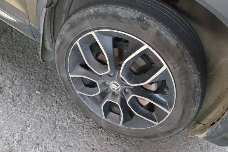 Used Skoda Kodiaq 2018 TSI330 7-Seater Two-Wheel-Drive Luxury Enjoyment Edition Right Front Wheel Hub