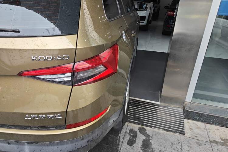 Used Skoda Kodiaq 2018 Facelifted TSI330 5-Seater Two-Wheel-Drive Luxury Enjoyment Edition Right Rear Taillight