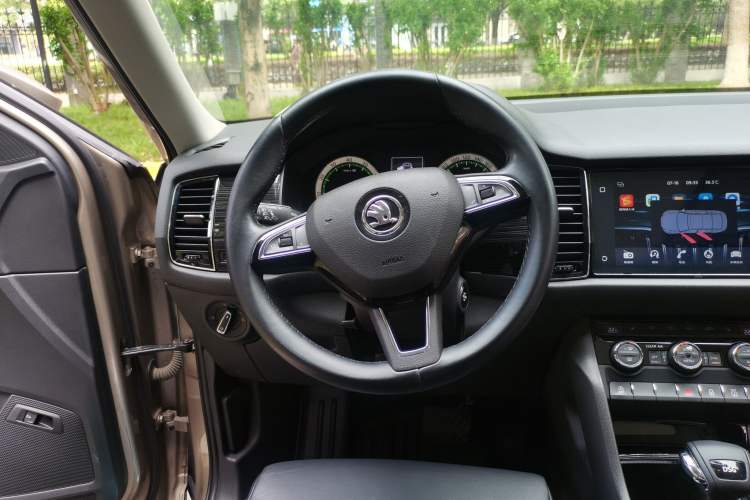 Used Skoda Kodiaq 2018 Facelifted TSI330 5-Seater Two-Wheel-Drive Luxury Enjoyment Edition Steering Wheel
