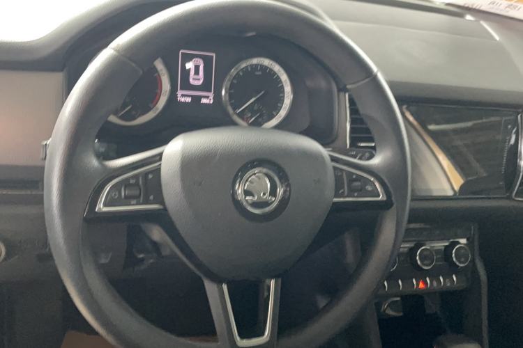 Used Skoda Kodiaq 2018 Facelifted TSI330 5-Seater Two-Wheel-Drive Comfort Edition Steering Wheel